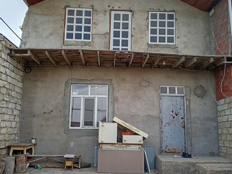 4 otaqlı həyət evi/bağ evi - Ramana q. - 200 m²