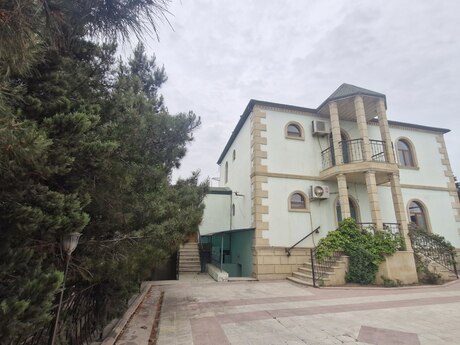 6 otaqlı həyət evi/bağ evi - Masazır q. - 278 m²