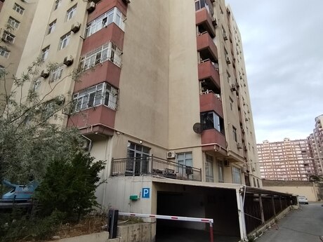 Qaraj - Şah İsmayıl Xətai m. - 10 m²
