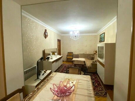 Объявление №6136198 - Баку, м. Гянджлик, 2-комн., 50 м², 2/5 этаж