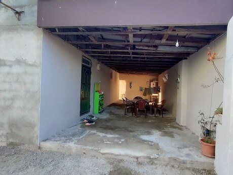 5 otaqlı həyət evi/bağ evi - Binə q. - 200 m²