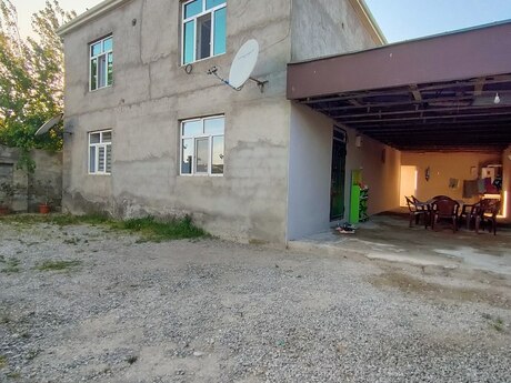 5 otaqlı həyət evi/bağ evi - Binə q. - 200 m²