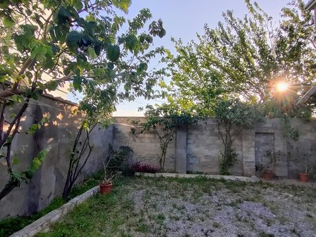 5 otaqlı həyət evi/bağ evi - Binə q. - 200 m²