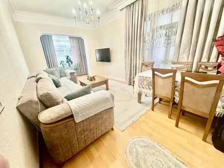 4 otaqlı köhnə tikili - Neftçilər m. - 100 m²