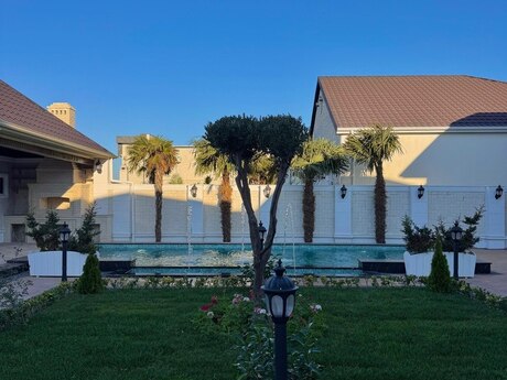 5 otaqlı həyət evi/bağ evi - Mərdəkan q. - 250 m²