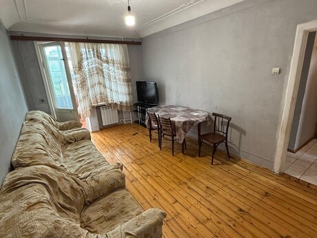 2 otaqlı köhnə tikili - Neftçilər m. - 45 m²