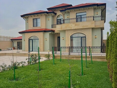 5 otaqlı həyət evi/bağ evi - Şüvəlan q. - 450 m²