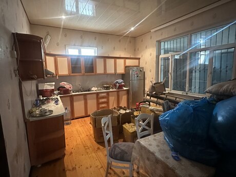 4 otaqlı həyət evi/bağ evi - Savalan q. - 160 m²