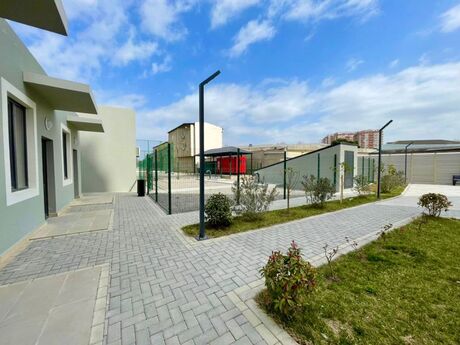 4-комн. новостройка - м. 28 мая - 175 м²