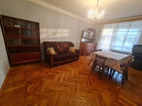 2 otaqlı köhnə tikili - İnşaatçılar m. - 55 m²