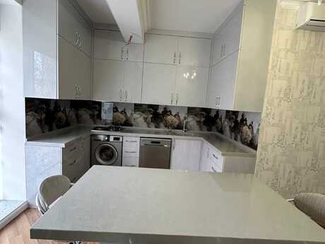 3 otaqlı yeni tikili - 28 May m. - 130 m²
