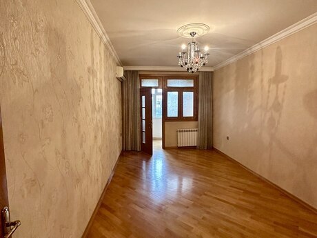 2 otaqlı köhnə tikili - Azadlıq Prospekti m. - 70 m²