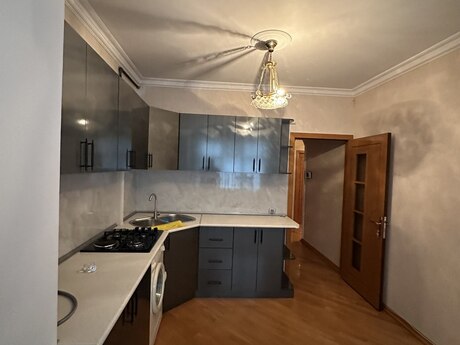 2 otaqlı köhnə tikili - Azadlıq Prospekti m. - 70 m²