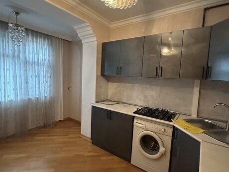 2 otaqlı köhnə tikili - Azadlıq Prospekti m. - 70 m²