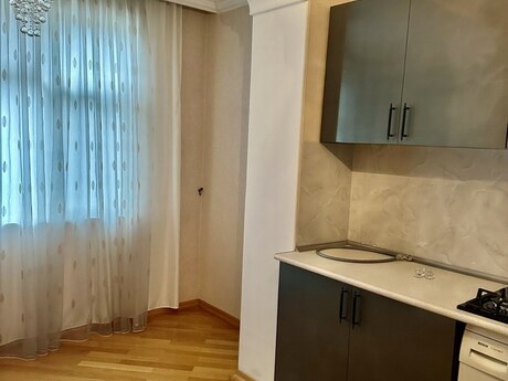 2 otaqlı köhnə tikili - Azadlıq Prospekti m. - 70 m²