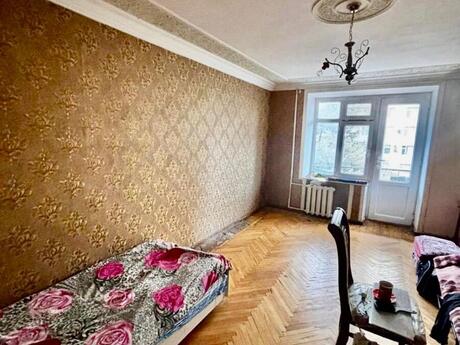 3-комн. вторичка - м. Иншаатчылар - 80 м²