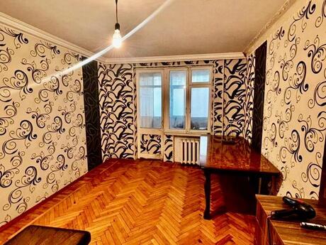 3-комн. вторичка - м. Иншаатчылар - 80 м²