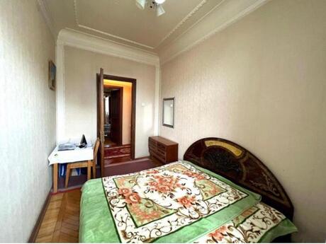 4 otaqlı köhnə tikili - İçəri Şəhər m. - 105 m²