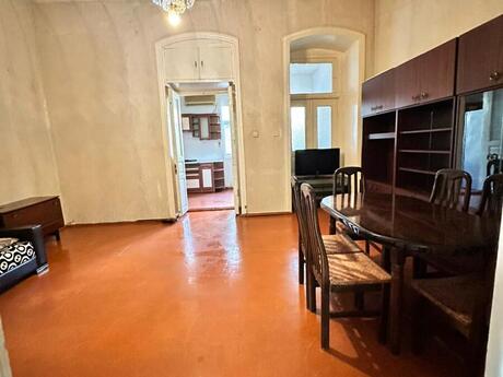 2 otaqlı köhnə tikili - Nəsimi r. - 70 m²
