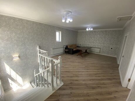 5 otaqlı həyət evi/bağ evi - Hövsan q. - 200 m²