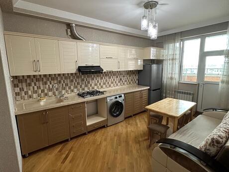 3 otaqlı yeni tikili - Bakıxanov q. - 100 m²