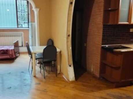 2 otaqlı köhnə tikili - Həzi Aslanov m. - 40 m²