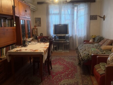3 otaqlı köhnə tikili - Xalqlar Dostluğu m. - 72 m²