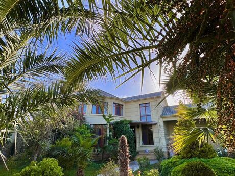 6 otaqlı həyət evi/bağ evi - Mərdəkan q. - 400 m²
