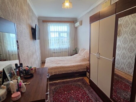 3 otaqlı köhnə tikili - Azadlıq Prospekti m. - 75 m²