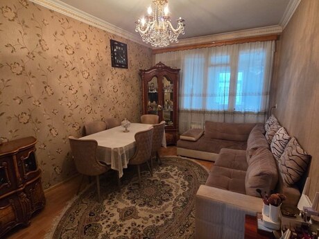 3 otaqlı köhnə tikili - Azadlıq Prospekti m. - 75 m²