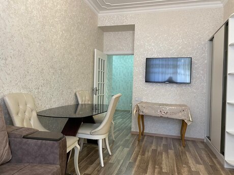 2 otaqlı yeni tikili - Bakıxanov q. - 70 m²