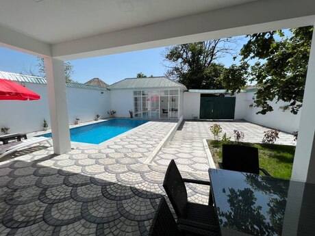 5 otaqlı həyət evi/bağ evi - Qəbələ - 200 m²