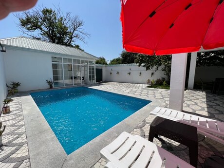 5 otaqlı həyət evi/bağ evi - Qəbələ - 200 m²