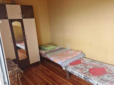 1 otaqlı həyət evi/bağ evi - 8 Noyabr m. - 18 m²