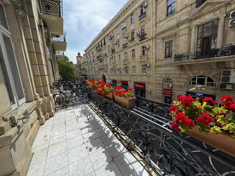 2 otaqlı köhnə tikili - Sahil m. - 45 m²