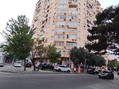 Объявление №5921724 - Баку, пос. Бакиханова, 3-комн., 84 м², 15/16 этаж