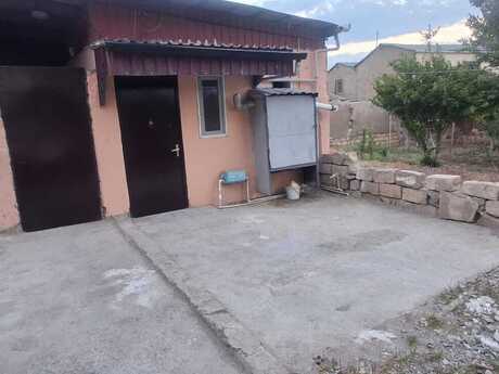 2 otaqlı həyət evi/bağ evi - Avtovağzal m. - 55 m²