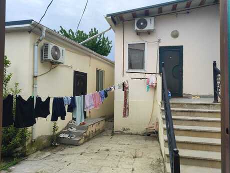 5 otaqlı həyət evi/bağ evi - İnşaatçılar m. - 200 m²