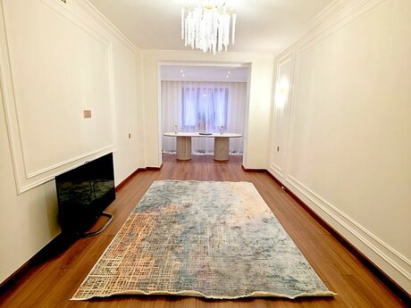 3 otaqlı köhnə tikili - Bakıxanov q. - 85 m²