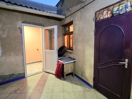 1 otaqlı həyət evi/bağ evi - 20-ci sahə q. - 30 m²