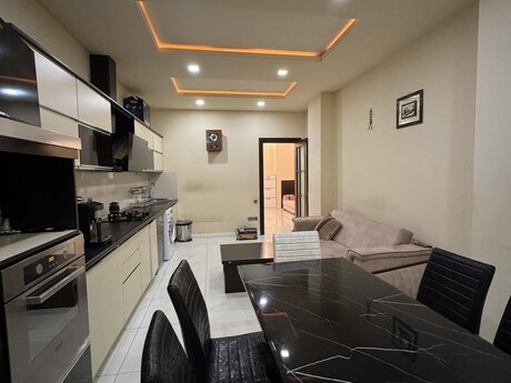 4 otaqlı yeni tikili - Nəsimi r. - 196 m²