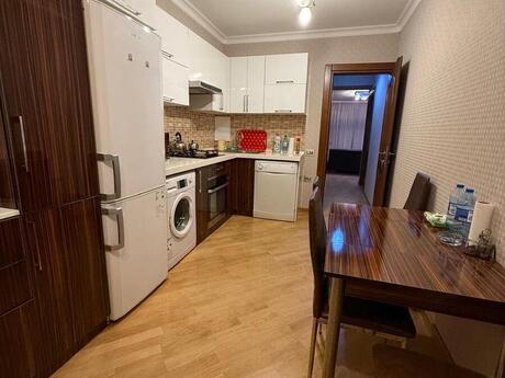 3 otaqlı köhnə tikili - 28 May m. - 110 m²