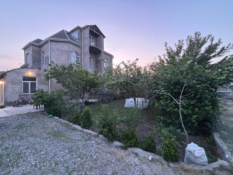 5 otaqlı həyət evi/bağ evi - Buzovna q. - 180 m²