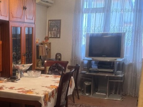 3 otaqlı köhnə tikili - Xalqlar Dostluğu m. - 72 m²