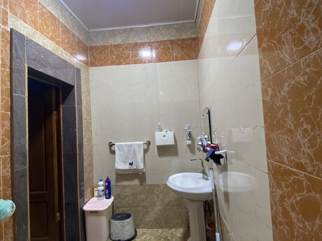 3 otaqlı həyət evi/bağ evi - Buzovna q. - 320 m²