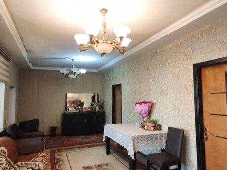 3 otaqlı həyət evi/bağ evi - Keşlə q. - 81 m²