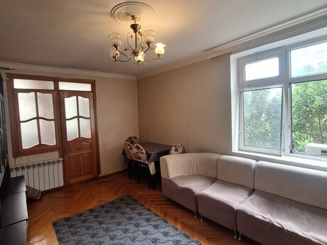 2 otaqlı köhnə tikili - Elmlər Akademiyası m. - 35 m²