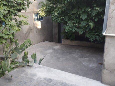 2 otaqlı həyət evi/bağ evi - Azadlıq Prospekti m. - 55 m²