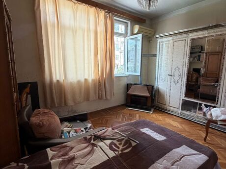 3 otaqlı köhnə tikili - Elmlər Akademiyası m. - 90 m²