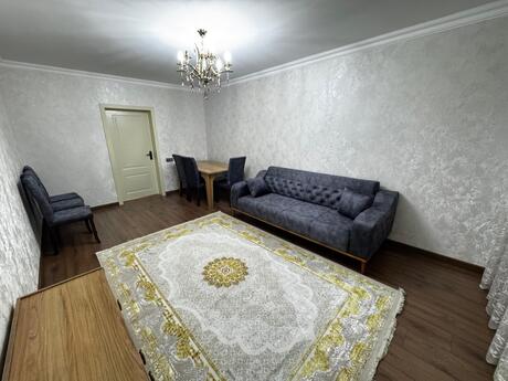 3 otaqlı köhnə tikili - 8-ci mikrorayon q. - 80 m²